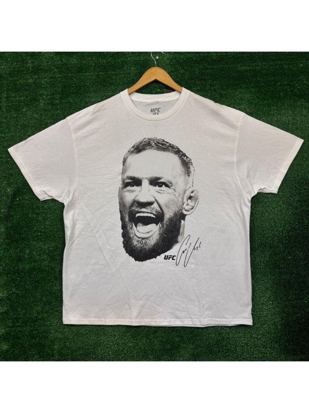UFC Conor McGregor Autographed Headshot T-Shirt Size 2X